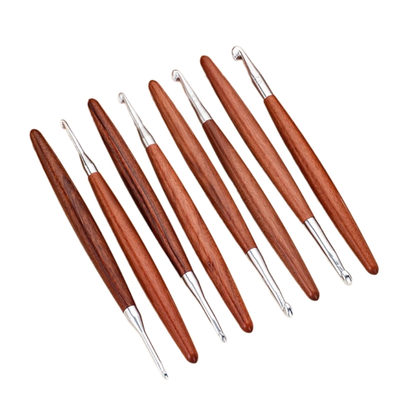 F68E 8 Pezzi Uncinetto con Man - Wooden Crochet Hooks Ergonomic Handle recensione e prezzo